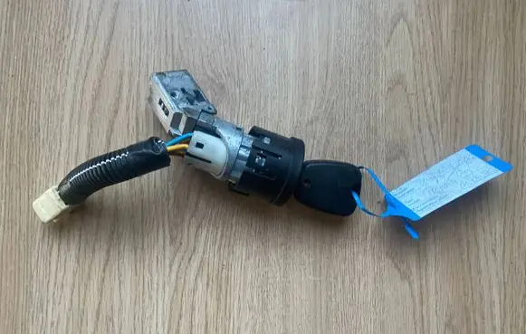 Toyota Aygo AB10 Ignition lock 73678312 0502198 0501477