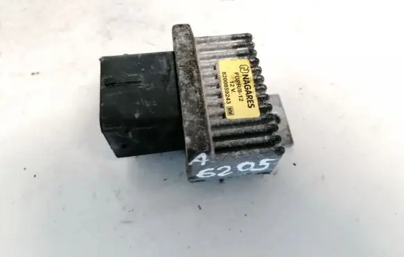 Renault Scenic III - Grand scenic III Glow plug pre-heat relay 8200859243
