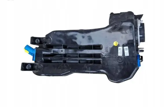 Audi Q7 4M AdBlue liquid reservoir 2N0131877B
