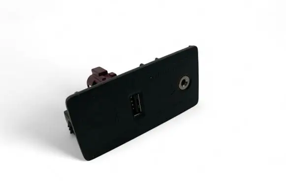 Volvo XC90 AUX in-socket connector 31389705