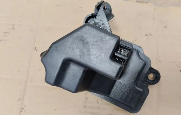 Vacuum air tank