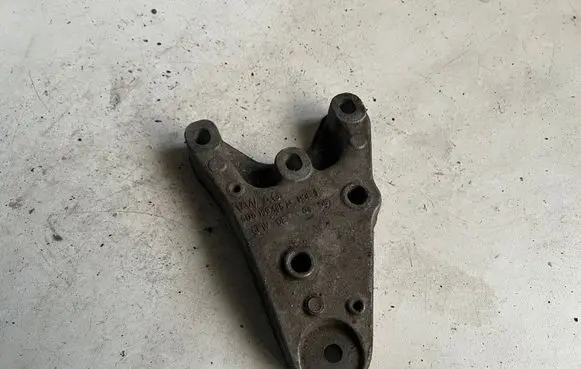 Volkswagen Fox Engine mounting bracket 6Q0199185M