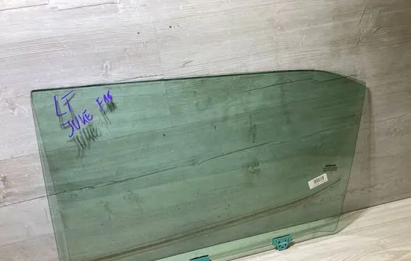 Nissan Juke II F16 Rear door window glass 43R000464