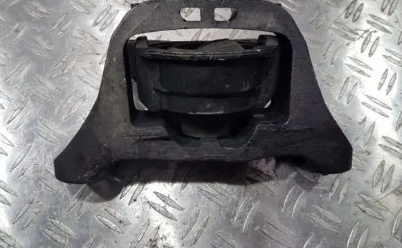 Ford Focus Engine mount bracket