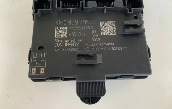 Audi Q7 4M Door control unit/module 4M0959795D 4M0959795C