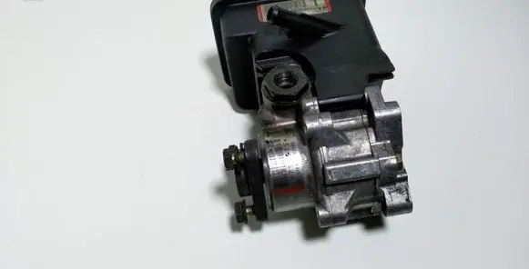 BMW 3 E46 Power steering pump 6756575 7692974519