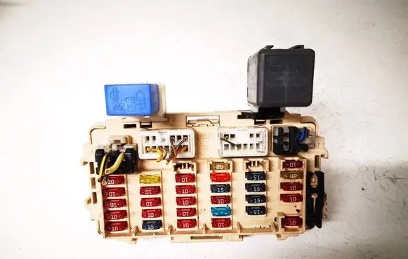 Nissan X-Trail T30 Fuse box set