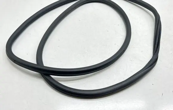 Peugeot 5008 II Rear door rubber seal (on body) 9812586680