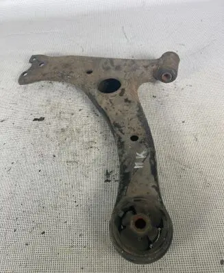 Toyota Prius (XW20) Front lower control arm/wishbone