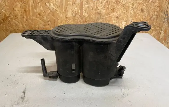 Active carbon filter fuel vapour canister