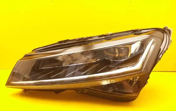 Skoda Superb B9 Headlight/headlamp 3V1941015E