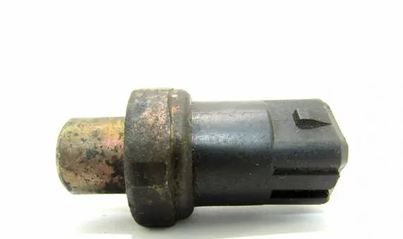Audi A4 S4 B5 8D Oil pressure sensor 8D0959482A