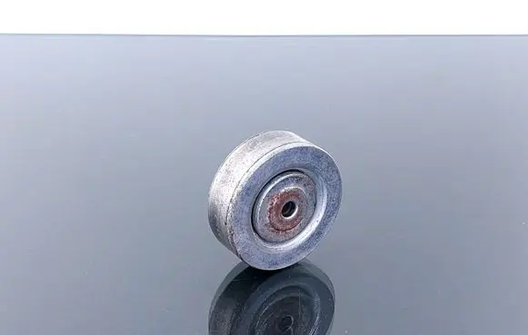 BMW 3 E46 Belt tensioner pulley 580825B
