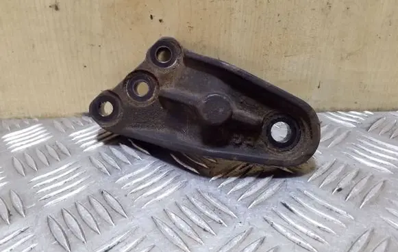 KIA Soul Engine mounting bracket