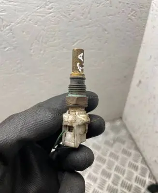 Coolant temperature sensor
