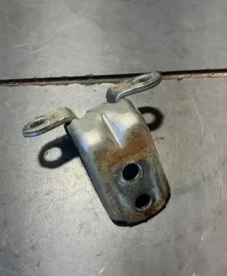 Nissan X-Trail T31 Rear door upper hinge