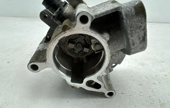Audi A4 S4 B9 Vacuum pump 06K145100AE