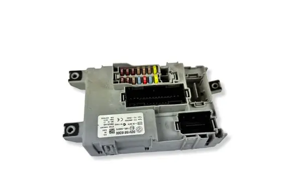 Fiat 500 Fuse module 00519818300 28425143