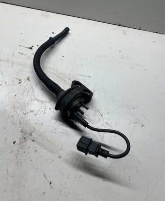 Volvo S70 V70 V70 XC Valve vacuum 1271890