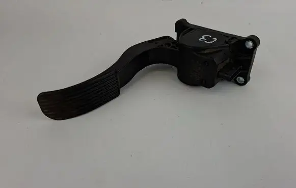 Mercedes-Benz Sprinter W901 W902 W903 W904 Accelerator throttle pedal A9063000304
