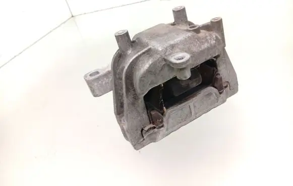Volkswagen PASSAT B7 Engine mount bracket 1K0199262CN