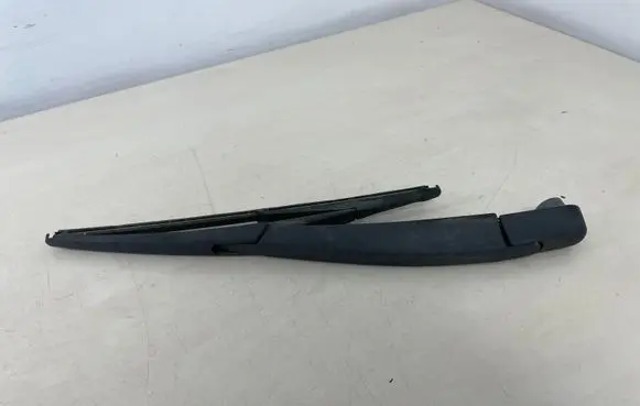 Renault Clio III Rear wiper blade 800129778 80012977B