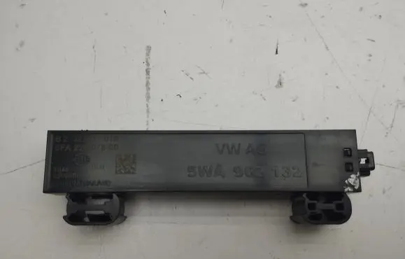 Volkswagen Golf VIII Keyless system antenna 5WA962132
