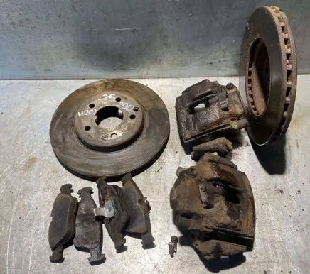 Front brake caliper
