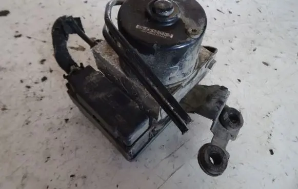 Audi A3 S3 8L ABS Pump 1J0614117F