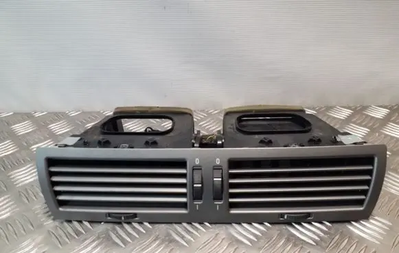 BMW 7 E65 E66 Dash center air vent grill 82235990 69112039 6943007