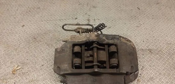 Volkswagen Touareg I Rear brake caliper 