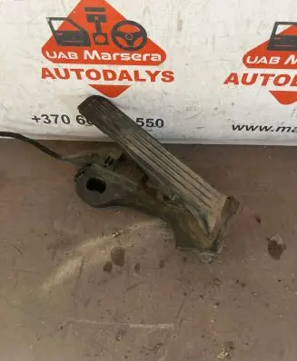 Volkswagen Touran I Accelerator throttle pedal 1T1723503H 6PV00868901