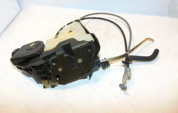 KIA Sportage Front door lock 813201F010