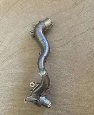 Subaru Forester SK Engine coolant pipe/hose