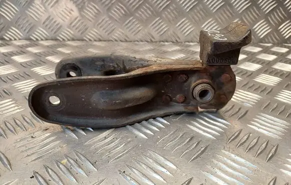 Citroen C5 Engine mount bracket A000500