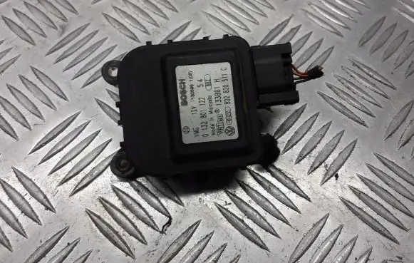 Audi A3 S3 8L A/C air flow flap actuator/motor 8D2820511C
