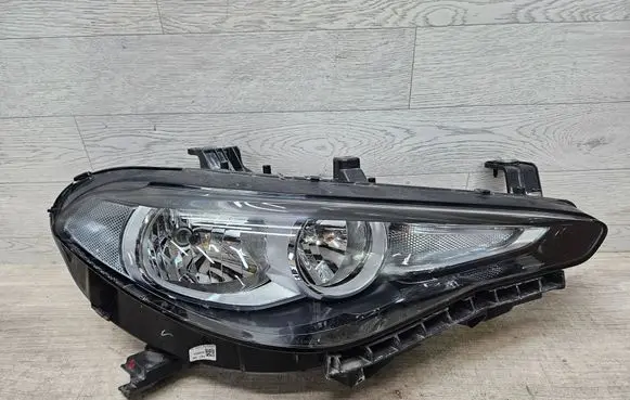 Alfa Romeo Giulia Headlight/headlamp 50547569