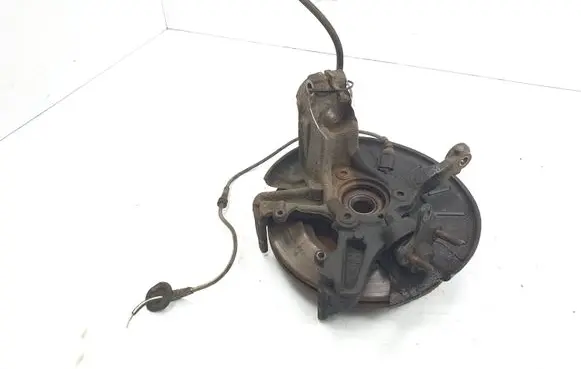 Skoda Octavia Mk2 (1Z) Front wheel hub spindle knuckle