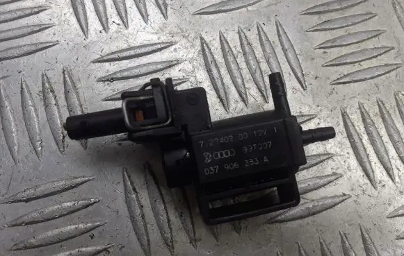 Audi A3 S3 8L Vacuum valve 037906283A