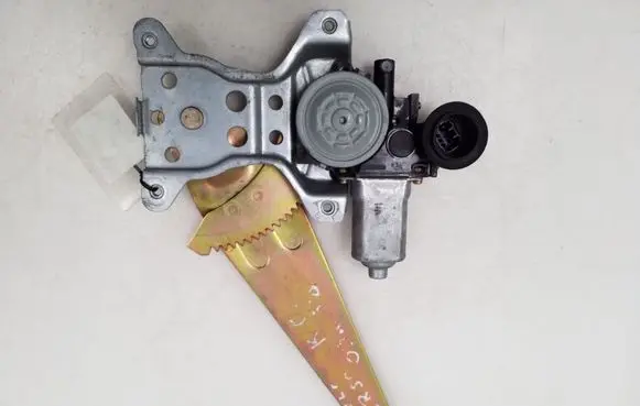 Toyota Corolla Verso E121 Rear door manual window regulator 