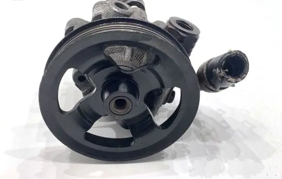 Toyota Avensis T250 Power steering pump