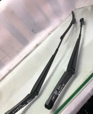 Volkswagen Taigo Front wiper blade arm W000082555