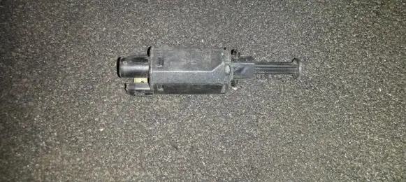 Volkswagen PASSAT B3 Brake pedal sensor switch 191945515 Nenustatyta