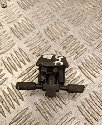 Mercedes-Benz E W212 Windshield washer spray nozzle A2048320714