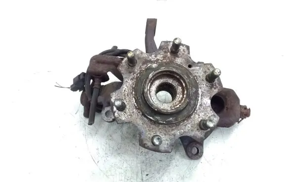 Mitsubishi Pajero Front wheel hub spindle knuckle
