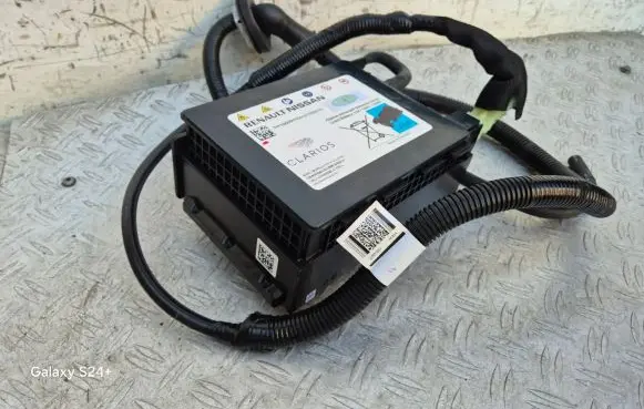 Nissan Qashqai J12 Hybrid / electric car battery 1393643