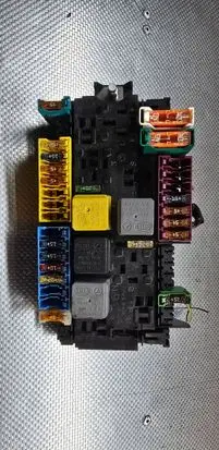Mercedes-Benz A W176 Fuse box set A2469060093