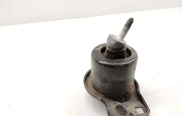 Mercedes-Benz X-class W470 Engine mount bracket 