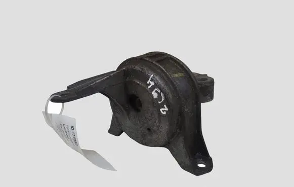 Opel Zafira B Engine mount bracket