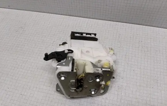 Subaru Outback Rear door lock 0428 3520
